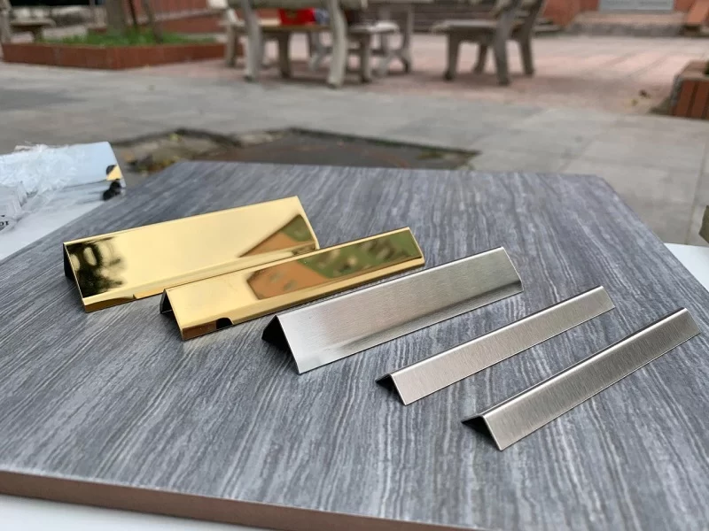 Tất tần tật về các loại nẹp sàn gỗ trên thị trường hiện nay 11 nep kim loai trang tri jpg