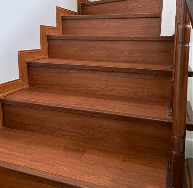 Nẹp Cầu Thang Nhựa - Kosmos 20 nep mui bac cau thang